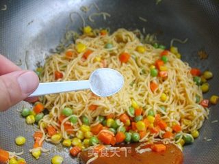 营养早餐之——田园素什锦炒面的做法步骤:9
