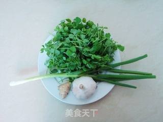 豆腐丸子豆苗汤的做法步骤:2