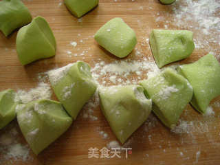 五花肉韭菜盒子----用小小的叉子打造完美的裙边韭菜盒子的做法步骤:7