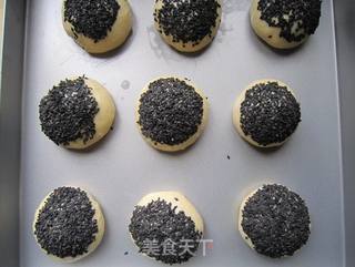 黑芝麻餐包的做法步骤:10