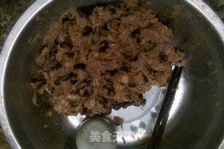 香菇猪肉蒸饺的做法步骤:2