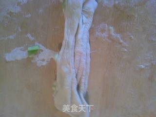 给哥哥的早餐——韭黄千层饼的做法步骤:5