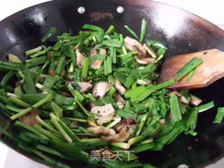 韭菜炒肉片的做法步骤：3