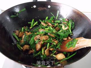 韭菜炒肉片的做法步骤：4