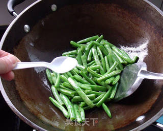 干煸四季豆的做法步骤:4