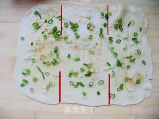 (另外一种方法做葱油饼)家常,简单,美味——家常葱油饼的做法步骤:6