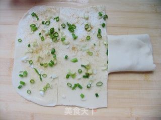 (另外一种方法做葱油饼)家常,简单,美味——家常葱油饼的做法步骤:8