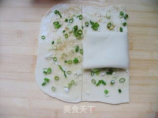 (另外一种方法做葱油饼)家常,简单,美味——家常葱油饼的做法步骤:9