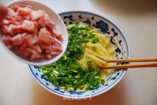 给“土豆控”小朋友的六一礼物【香煎土豆丝鸡蛋饼】的做法步骤:4