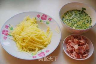 给“土豆控”小朋友的六一礼物【香煎土豆丝鸡蛋饼】的做法步骤:3
