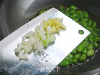 粒粒都香酥——鸡蛋蚕豆的做法步骤:5