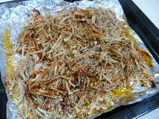 在家自己烤金针菇的做法步骤：3