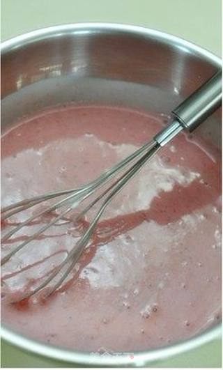 草莓酸奶冰激凌的做法步骤:5