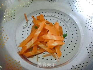 【怡汝爽口小凉菜】剩余材料打造的美食小菜---什锦果仁的做法步骤：2