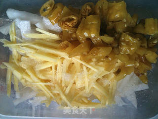 夏季凉菜必备——泡椒腌萝卜丝的做法步骤:11