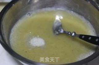 夏季自己做无添加剂的冰棒——香蕉酸奶冰棒的做法步骤：2