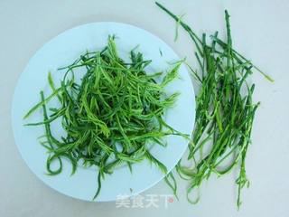 一道来自云南的美味——臭菜煎鸡蛋的做法步骤:2