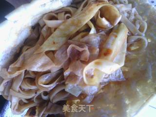 你吃过么——饼子夹凉面的做法步骤:15