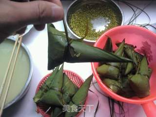 舌尖上的中国--包粽子的做法步骤:11