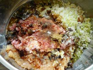 骨汤鲜肉海参馄饨的做法步骤:5