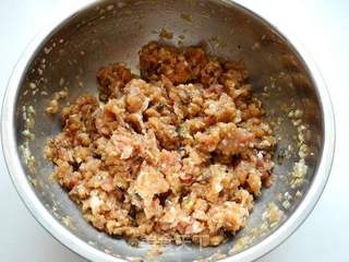 骨汤鲜肉海参馄饨的做法步骤:6