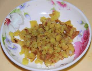 香菇鲜肉馄饨(红油抄手)的做法步骤:2