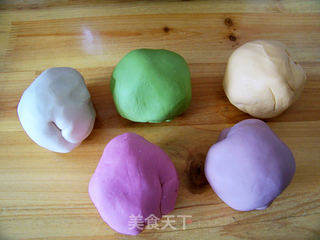 心蓝手制私房菜【萌物幻彩馄饨】——幸福,应该像虹一样的做法步骤:3