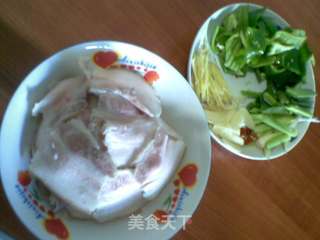 回锅肉的做法步骤：2