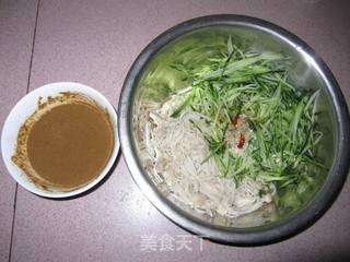 夏季凉拌菜——麻酱金针菇的做法步骤：2