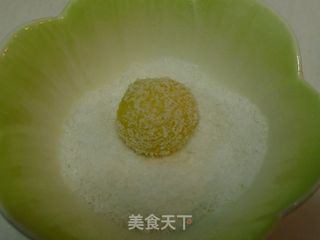 蛋黄椰丝球----满口椰香 回味无穷的做法步骤：9