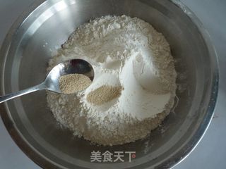 鸡蛋灌饼的做法步骤：1