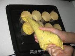 纸杯蛋糕之---当巧克力遇到香蕉的做法步骤:5