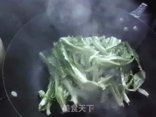 素炒油麦菜的做法步骤：2