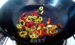 简易版辣子鸡的做法步骤:4