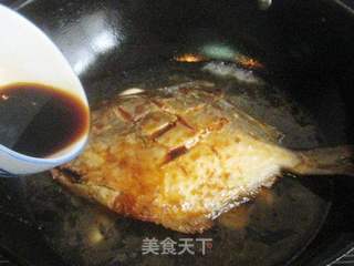 辣味蒜子烧鲳鱼的做法步骤:8