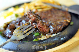 让人食指大动的美味---法式黑椒牛排的做法步骤:10