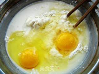 辣味鸡蛋饼----舌尖上的刺激!的做法步骤:2