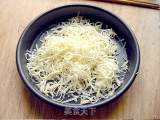 美味蛋糕的华丽变身——葱香芝士咸味蛋糕的做法步骤:5