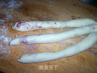 巧用窍门轻松手工揉面---桑葚果酱辫子面包的做法步骤：12