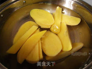 薯泥火腿焗青椒----炎炎夏日吃辣养生的做法步骤:2