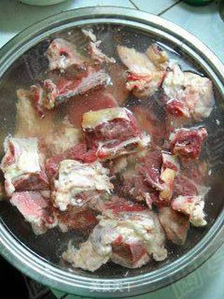 原味牛肉骨头火锅的做法步骤:4