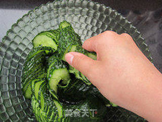 【酸辣爽口零厨艺 夏季开胃小菜】——蓑衣黄瓜的做法步骤:9