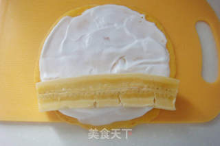 简易版西式甜点——奶油香蕉卷的做法步骤:6