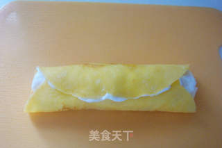 简易版西式甜点——奶油香蕉卷的做法步骤:7