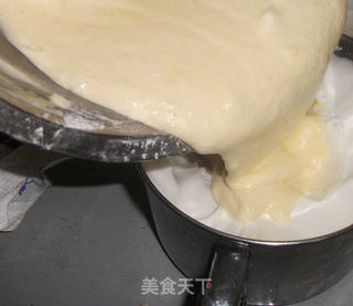 戚风蛋糕卷（沙拉肉松馅）的做法步骤：4