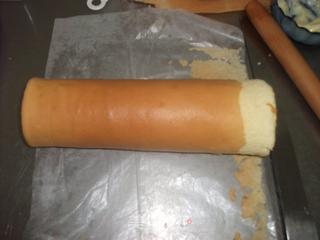 戚风蛋糕卷（沙拉肉松馅）的做法步骤：11