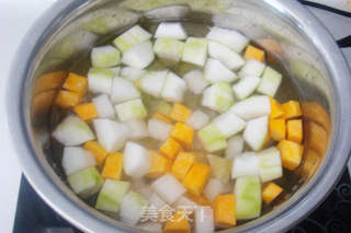 夏季健康解暑促消化汤煲——排骨杂菜汤的做法步骤:3