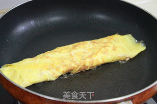 火腿番茄奶酪鸡蛋卷的做法步骤:7