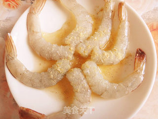 冰奶荔枝虾球的做法步骤:7