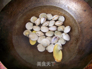 心蓝手制私房菜【葱姜辣炒蛤蜊】——灵魂的印记的做法步骤:3